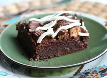 Peanut Butter Cup Chocolate Coffee Cake | Cookies and Cups