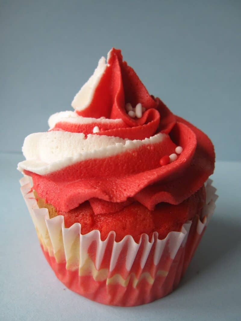 red and white cupcakes