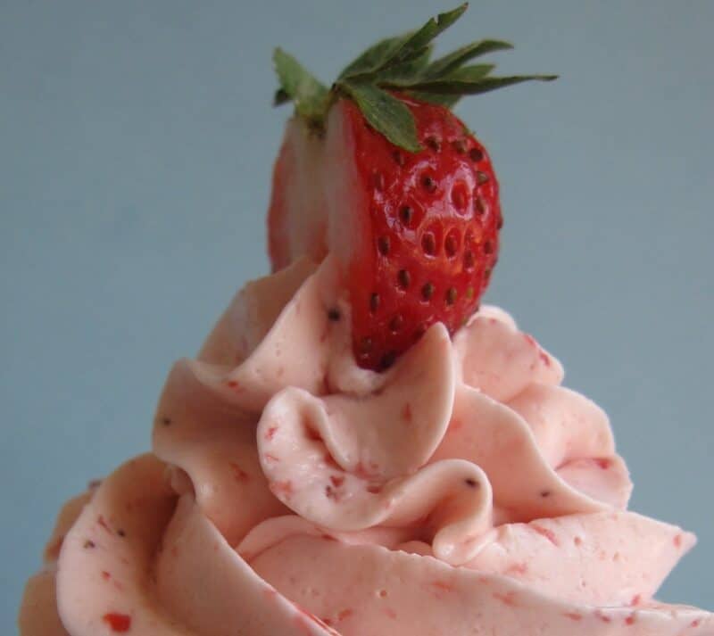 strawberry cupcakes = delicious
