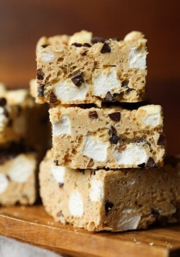 Avalanche Bars! Super easy, no bake treats that are the perfect combination of peanut butter, white chocolate, and marshmallows!