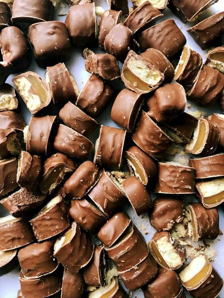 Twix Blondies Easy Chocolate Chip Sea Salt Blondie Bar Dessert Recipe