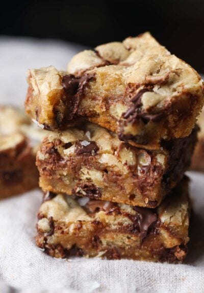 Twix Blondies | Easy Chocolate Chip Sea Salt Blondie Bar Dessert Recipe