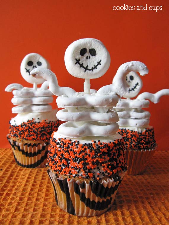 Skeleton Cupcakes 