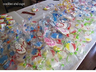 Individually wrapped beach sugar cookies with curling ribbon
