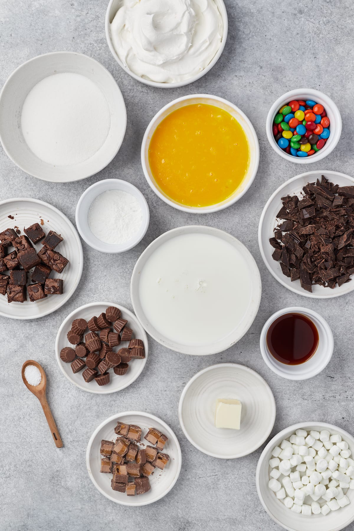 The ingredients for chocolate pudding candy pie.