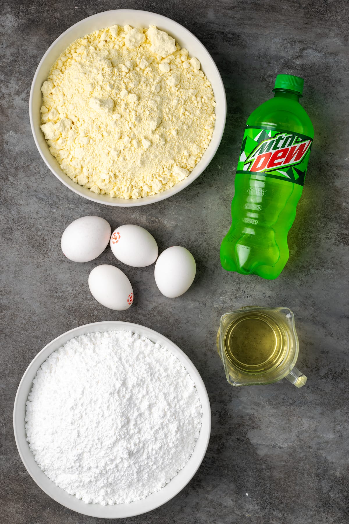 Zutaten für den Mountain Dew-Kuchen.