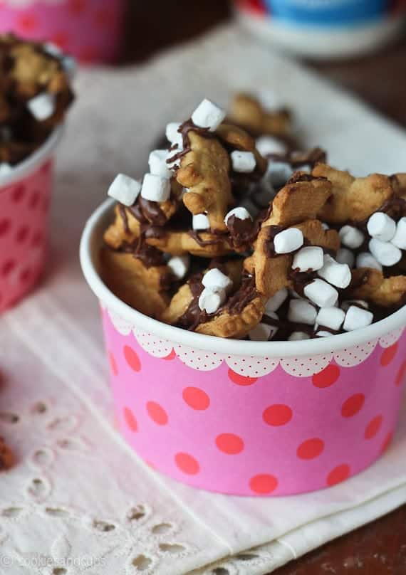 s-mores-snack-mix-super-easy-no-bake-snack-recipe