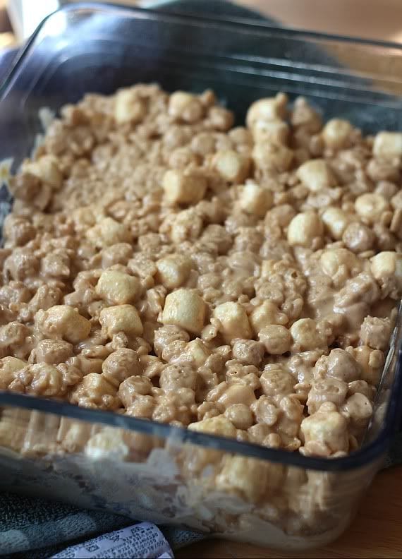 Peanut Butter Cap'n Crunch Clusters in a Pan for Square Version