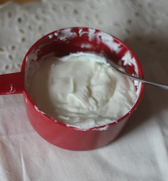 A bowl of white fudge batter