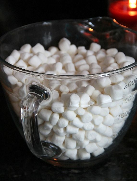 Mini marshmallows in a large glass measuring cup