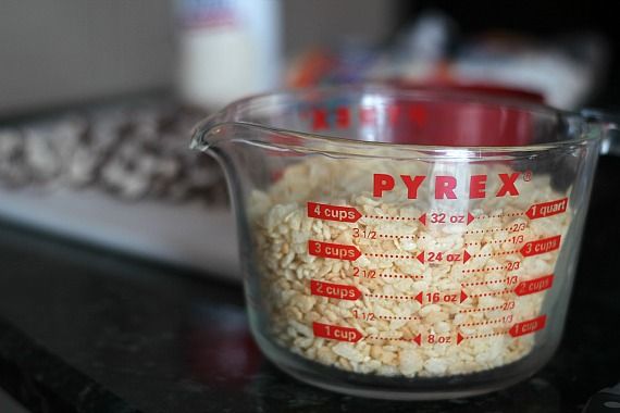 Rice krispies in a liquid measuring cup