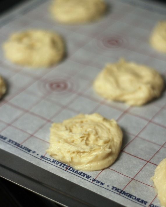 Circles of Shortcake whoopie pie batter on a baking mat