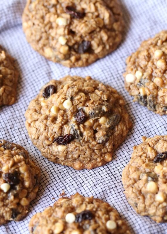 Oatmeal Cookies with raisins and chocolate chips