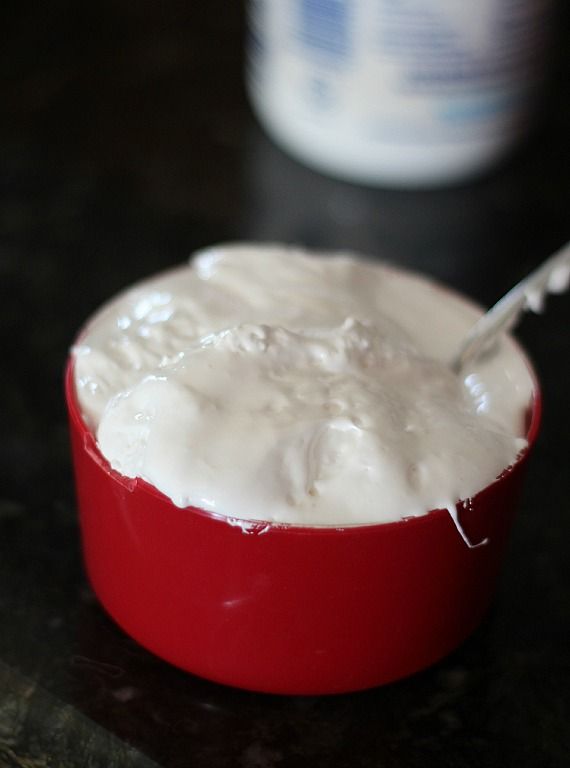 Marshmallow fluff in a measuring cup