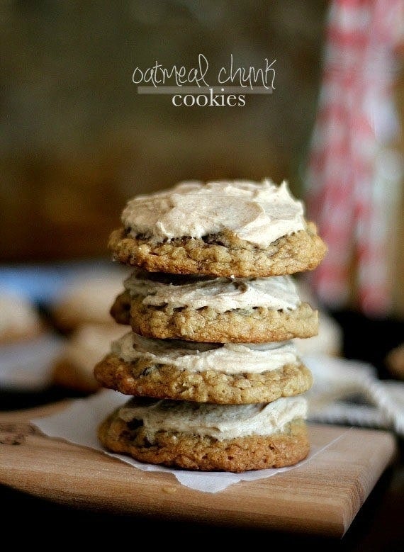 Oatmeal Chocolate Chunk Cookies with Cinnamon Buttercream | Cookies and Cups