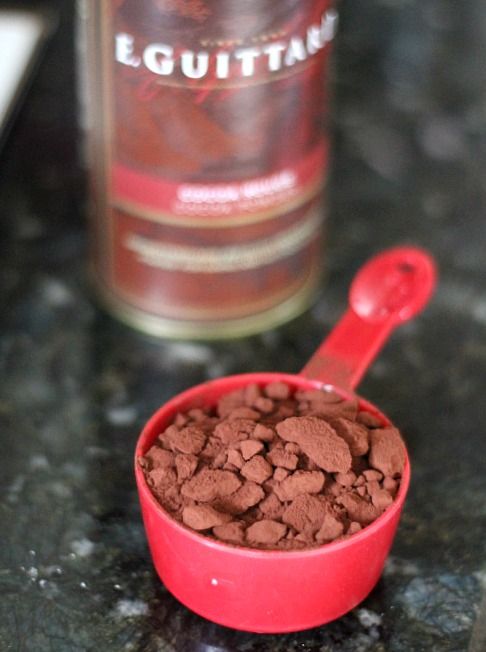 Cocoa powder in a measuring cup