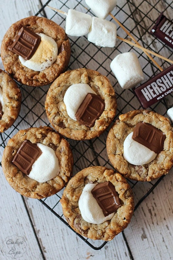 Deep Dish S'more Cookies | Cookies and Cups