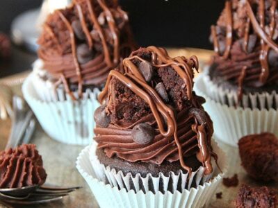 Blackout Cupcakes based on the Gourdoughs Doughnut Flavor | Cookies and Cups
