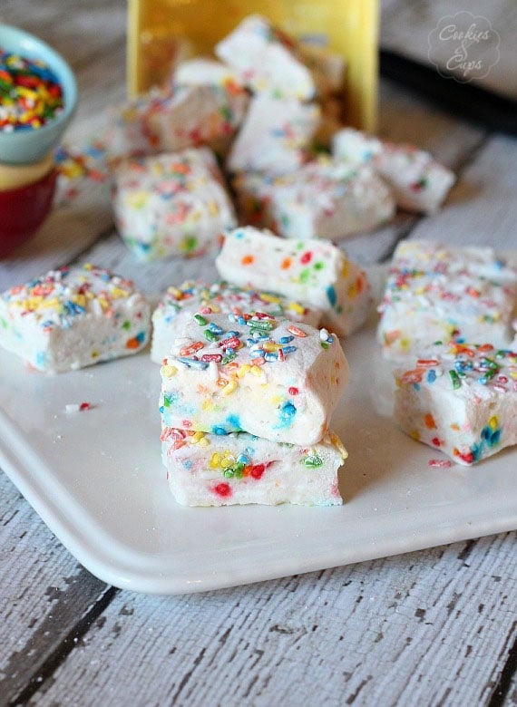 Cake Batter Marshmallows | Cookies and Cups