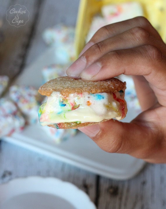 Cake Batter Marshmallows | Cookies and Cups