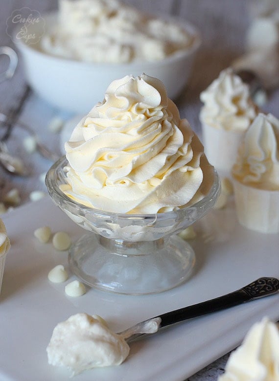 2 Ingredient White Chocolate Buttercream Frosting | www.cookiesandcups.com | #frosting #buttercream #easy #2ingredients