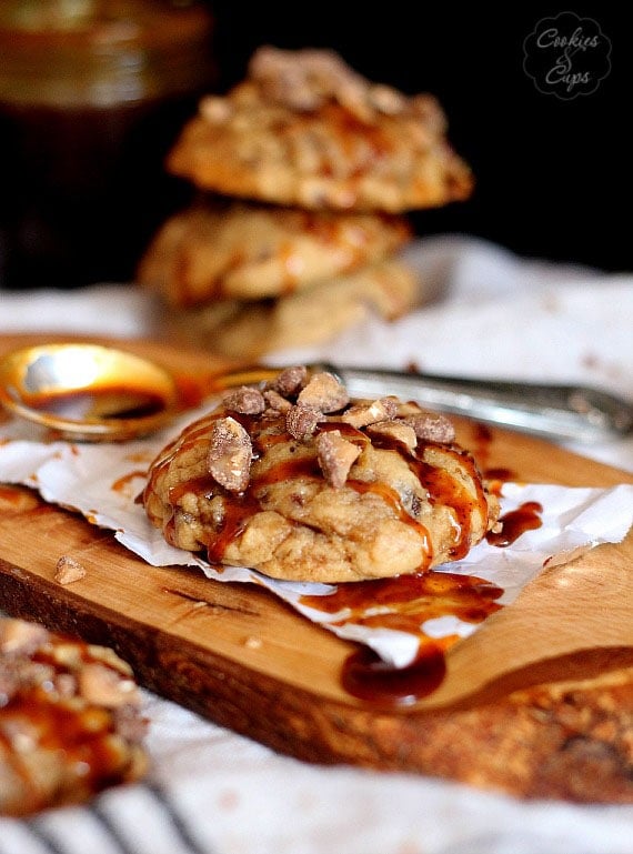 Sticky Toffee Pudding Cookies | www.cookiesandcups.com