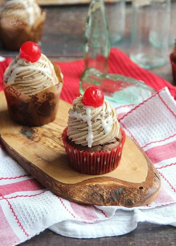 Coke Float Cupcakes | cookiesandcups.com | #cupcakes #cocacola #recipe #baking