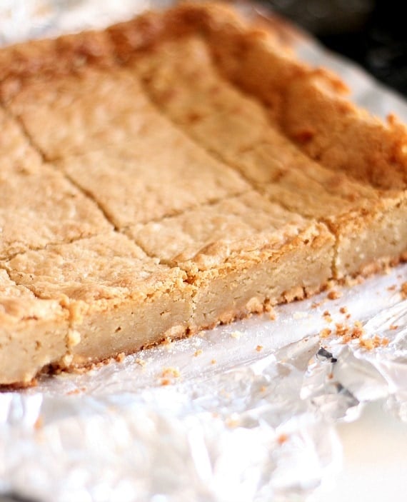 White Chocolate Maple Blondies | www.cookiesandcups.com