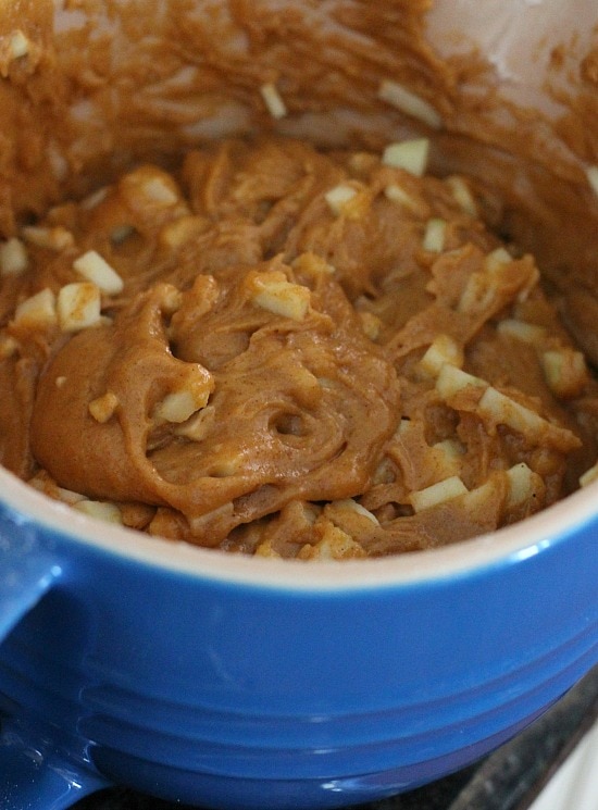 Pumpkin Apple Muffins | www.cookiesandcups.com