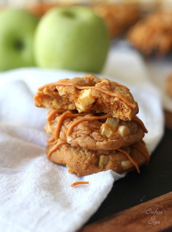 Butterscotch Apple Pudding Cookies | www.cookiesandcups.com