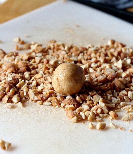 Salted Nut Roll Bites www.cookiesandcups.com