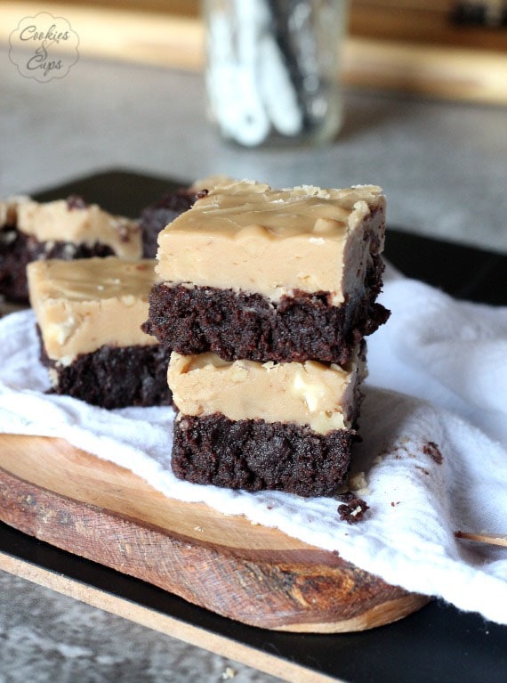 Praline Brownies | www.cookiesandcups.com