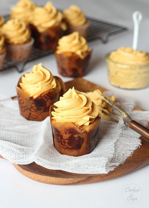 Pumpkin Butter Frosting | www.cookiesandcups.com