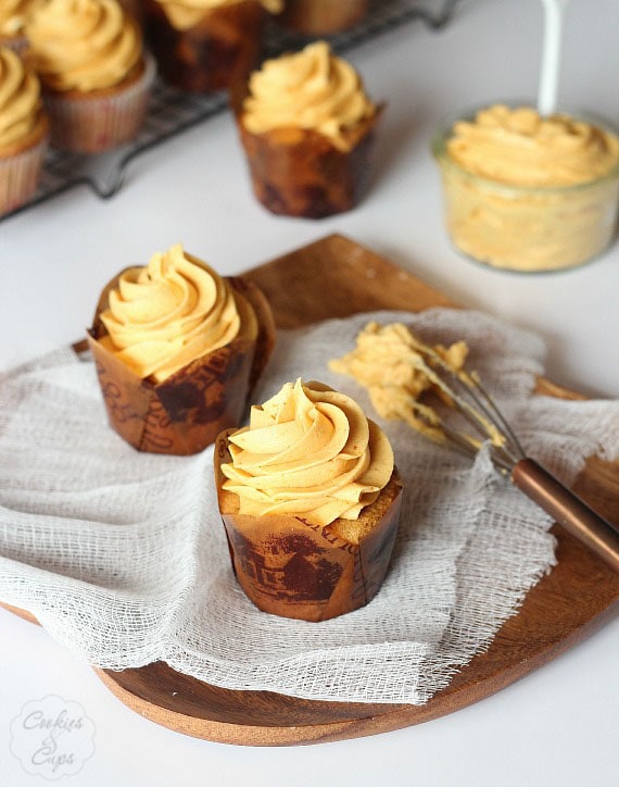 Pumpkin Butter Frosting | www.cookiesandcups.com