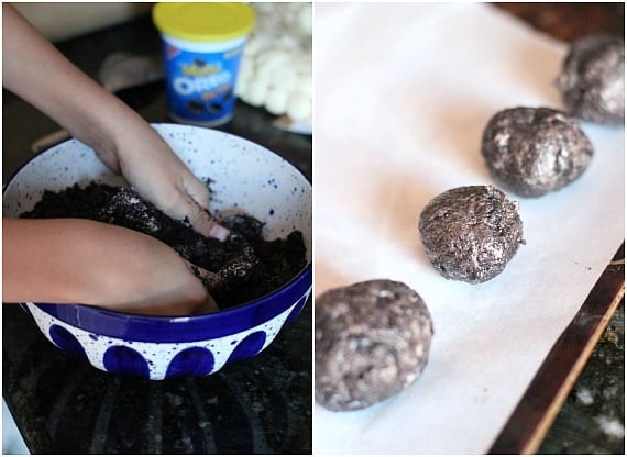 Melting Snowman OREO Cookie Ball Truffle. Such a cute and easy holiday treat that the kids will love to help with! www.cookiesandcups.com