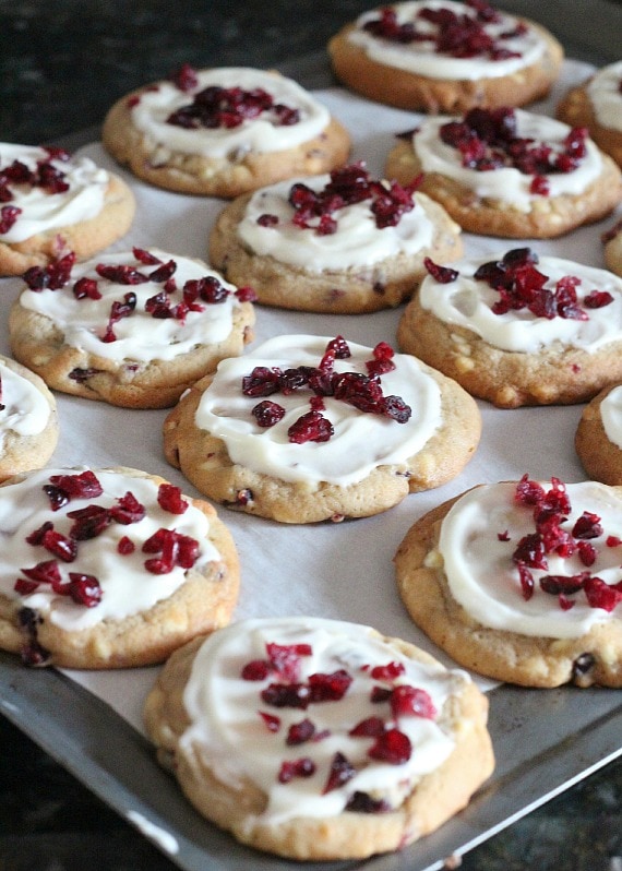 Cranberry Bliss Cookies | www.cookiesandcups.com