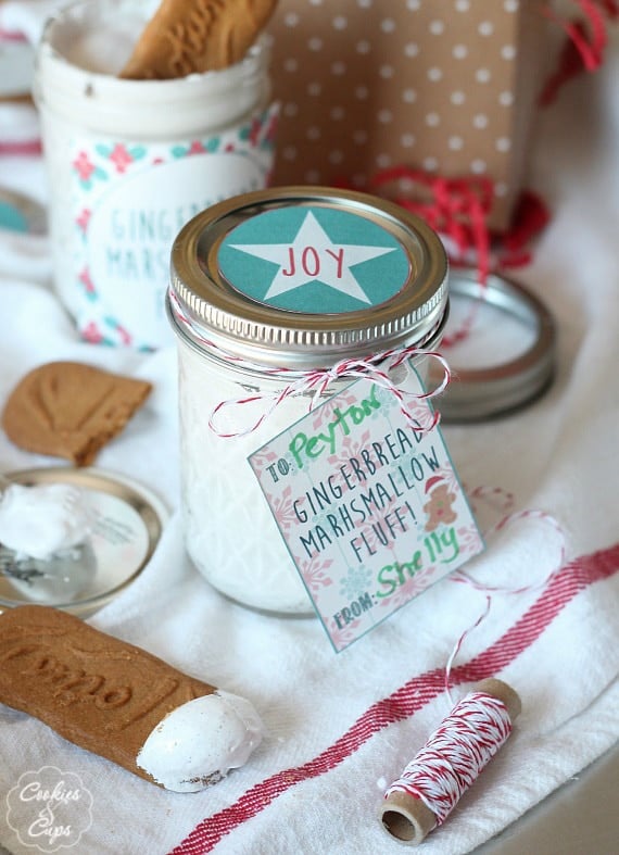 Homemade Gingerbread Marshmallow Fluff | www.cookiesandcups.com