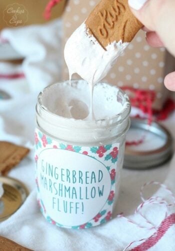 Homemade Gingerbread Marshmallow Fluff | www.cookiesandcups.com