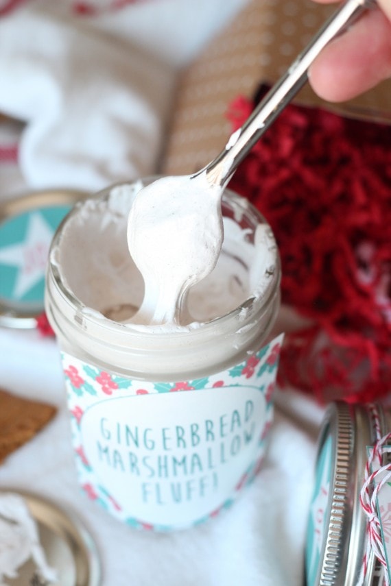 Homemade Gingerbread Marshmallow Fluff | www.cookiesandcups.com