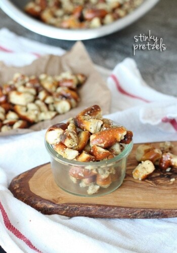 Stinky Pretzels | www.cookiesandcups.com | #pretzels #recipe #snack