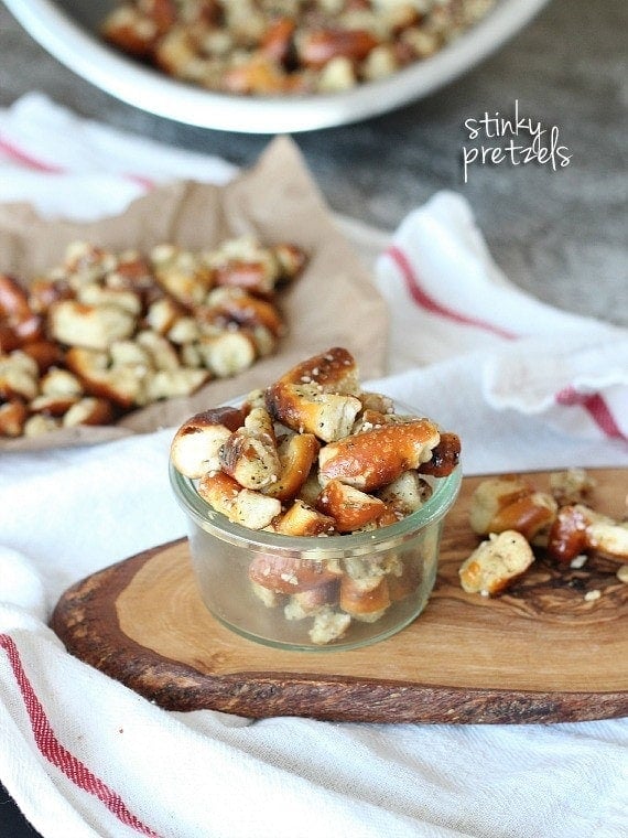 Stinky Pretzels | www.cookiesandcups.com | #pretzels #recipe #snack