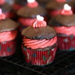 Whoopie Pie Cupcakes with Red Velvet Frosting | www.cookiesandcups.com