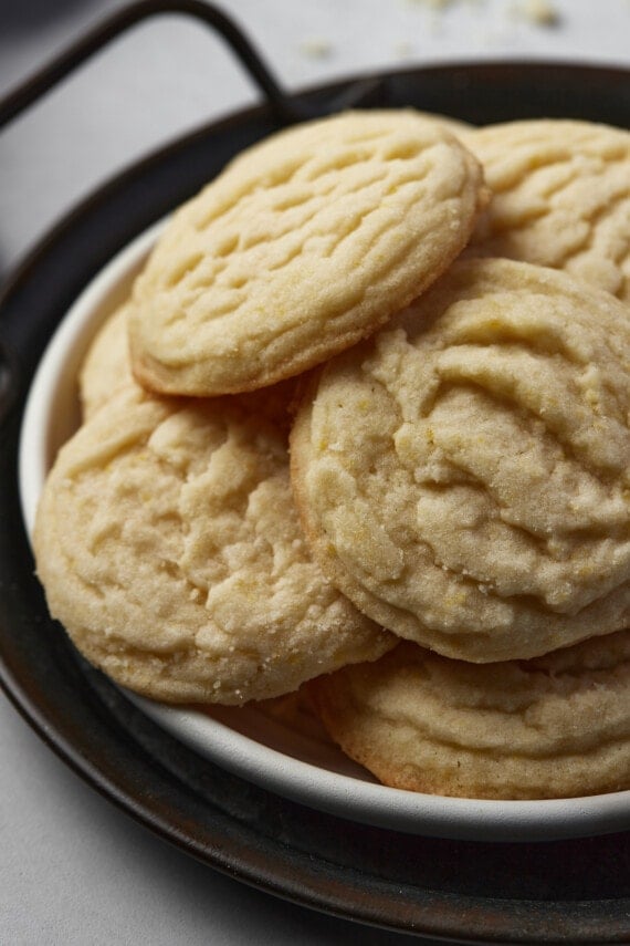 Amish sugar cookies on a plate.