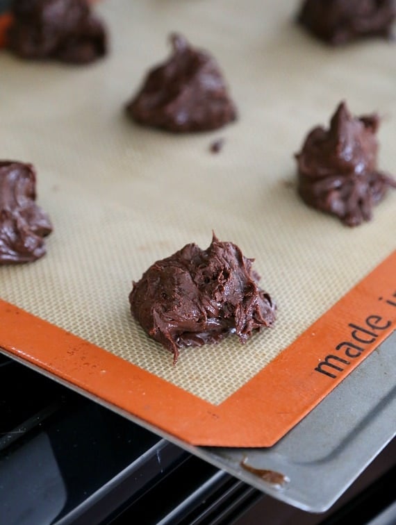 Brownie Cookie Sandwiches ~ The perfect chewy brownie cookie that I filled with frosting and peanut butter!