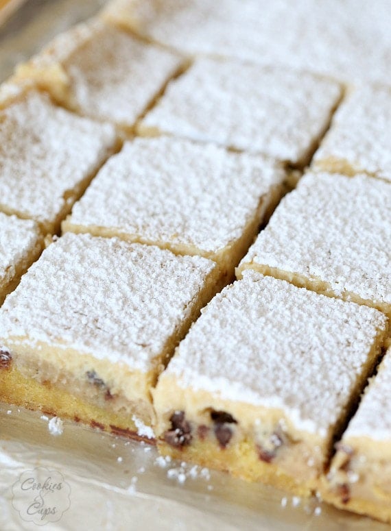 Chocolate Chip Cookie Dough Gooey Butter Bars | www.cookiesandcups.com