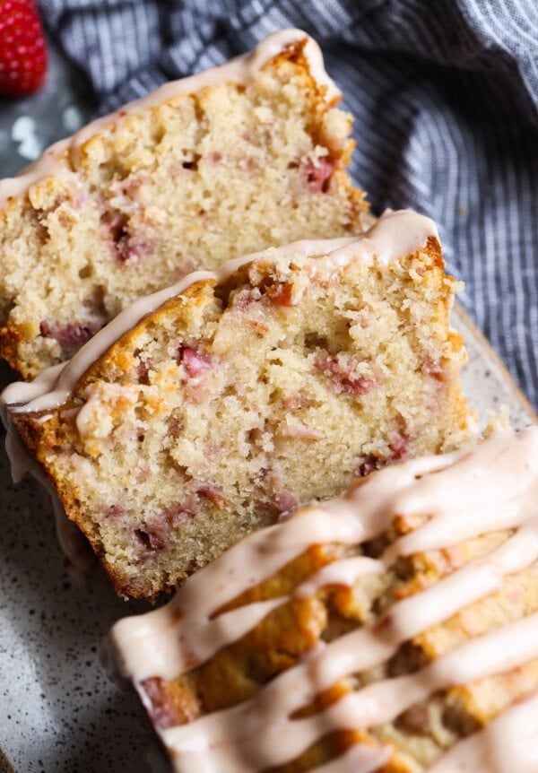 Delicious Fresh Strawberry Bread - Cookies and Cups