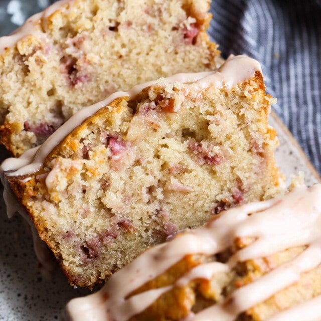 Delicious Fresh Strawberry Bread - Cookies and Cups