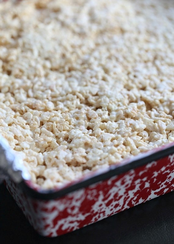 Lemon Meringue Krispie Treats ~ Flavoring krispie treats with a pudding mix is a simple and easy way to change them up!