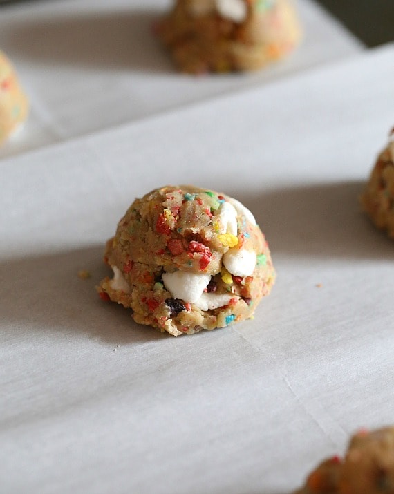 Fruity Pebble Marshmallow Cookies ~ So gooey and sweet!