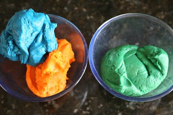 Funfetti Tye Dyed Cookie Bars...simple cookie bars that are made with cake mix!